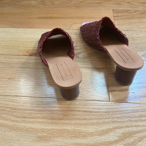 Hand Woven, Butter Soft Leather, Block Heel Mules.  Size 9 - Picture 7 of 7